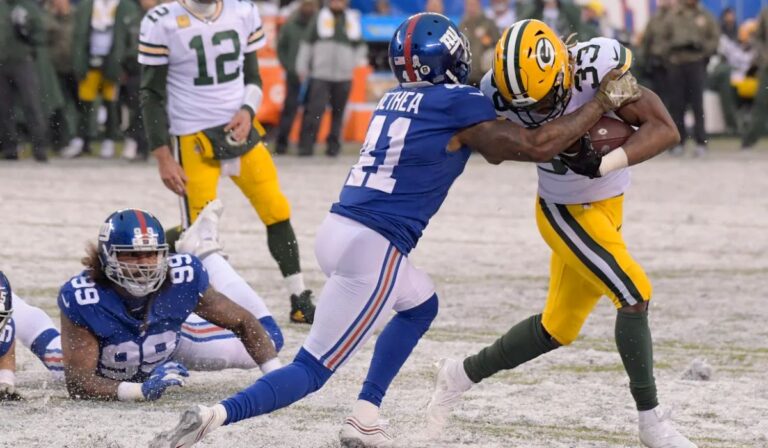 Giants Triumph Over Packers in Tense Showdown